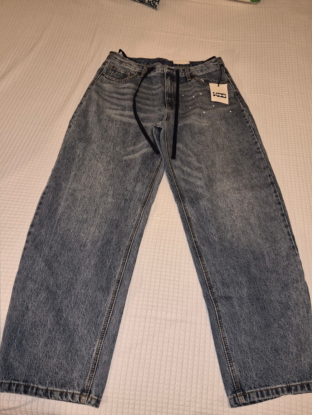 Women's Relaxed Straight Jeans in Light Wash - Unbranded